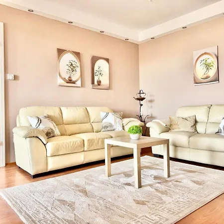 Riverside Free Parking Apartman
