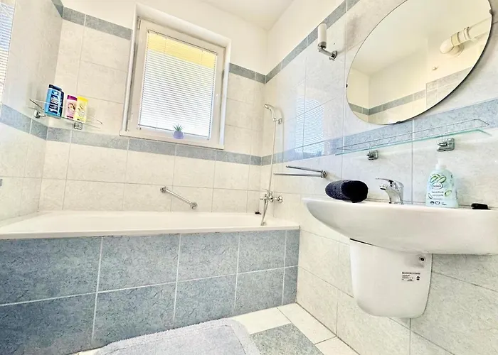 Riverside Free Parking