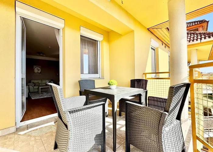 Riverside Free Parking Dunakeszi